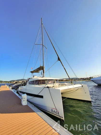 Bali 4.1 - Yacht Charter Sailica