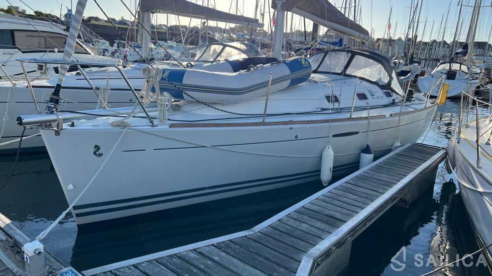 First 31.7 - Yacht Charter Sailica