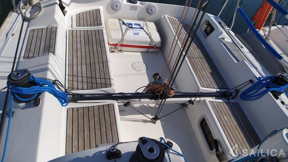 First 31.7 - Yacht Charter Sailica