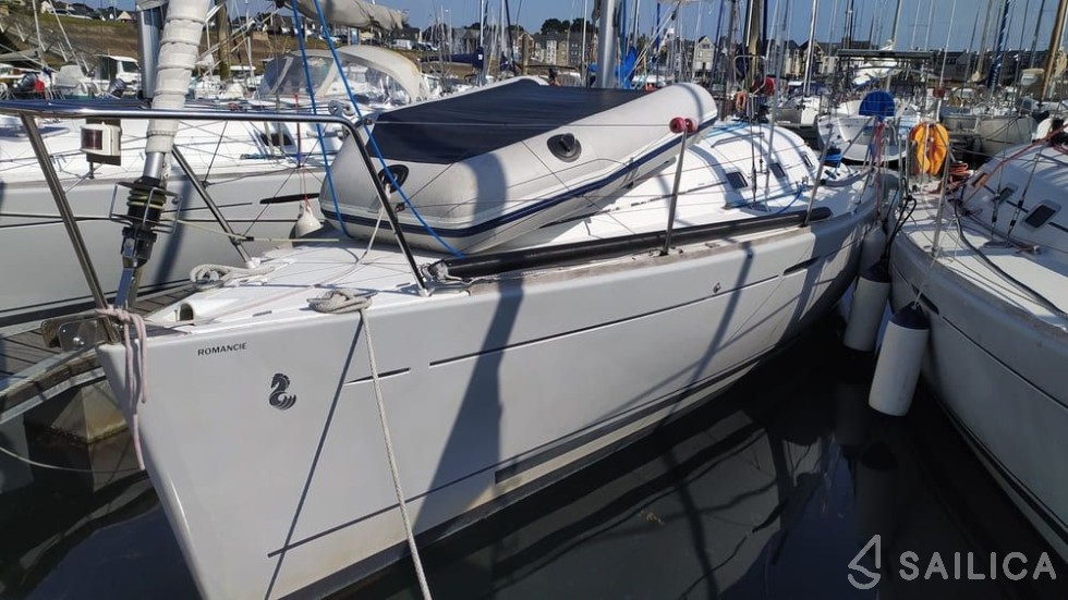 First 31.7 - Yacht Charter Sailica