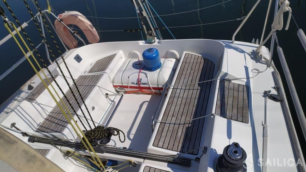 First 31.7 - Yacht Charter Sailica