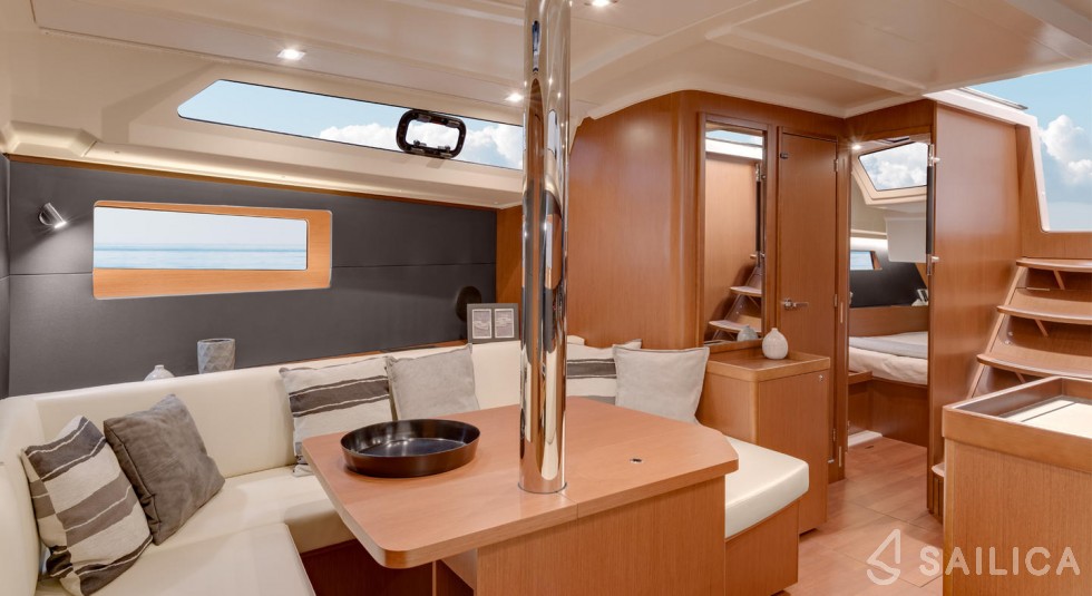 Oceanis 41.1 - Yacht Charter Sailica
