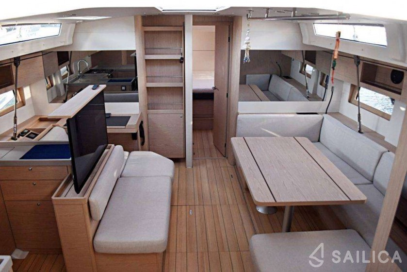 Oceanis 51.1 - Yacht Charter Sailica