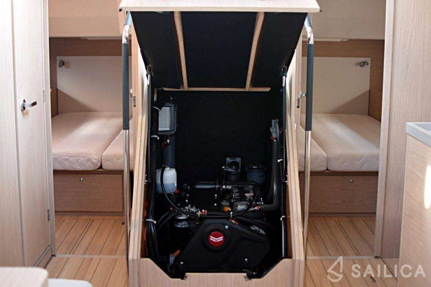 Oceanis 51.1 - Yacht Charter Sailica