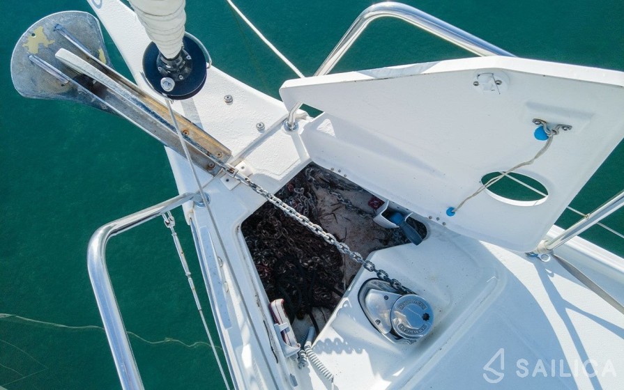 Oceanis 30.1 - Yacht Charter Sailica
