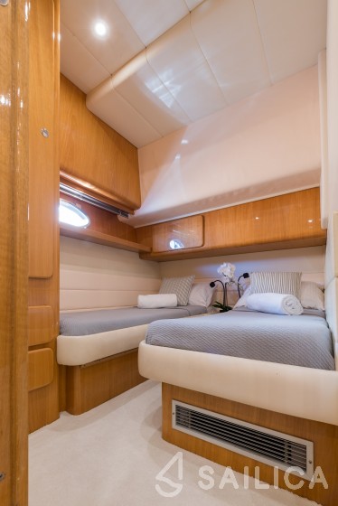 Uniesse 48 Open - Yacht Charter Sailica