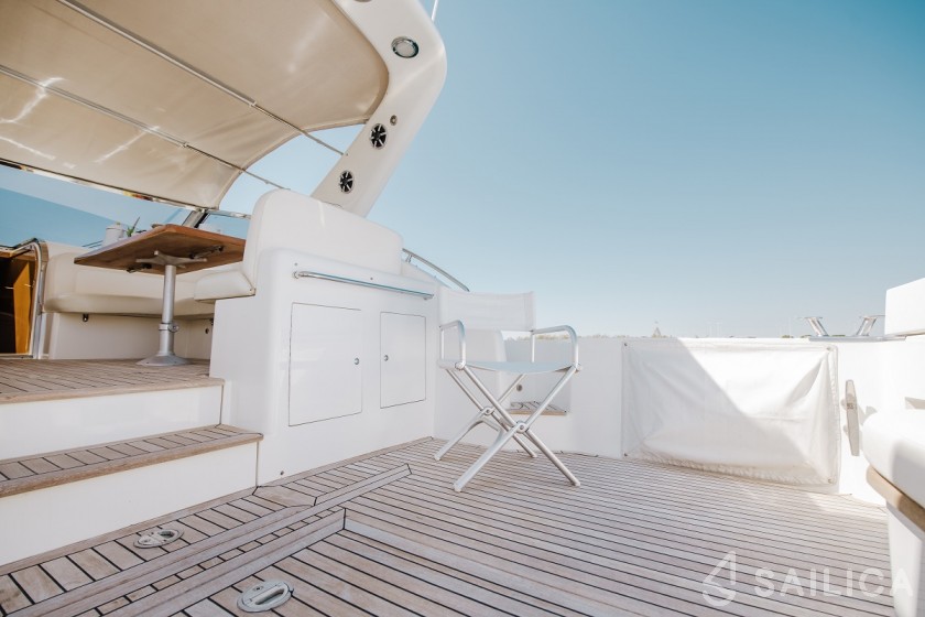 Uniesse 48 Open - Yacht Charter Sailica