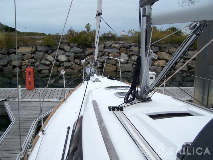 Oceanis 34 - Yacht Charter Sailica