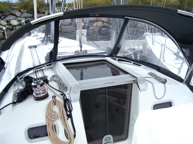 Oceanis 34 - Yacht Charter Sailica