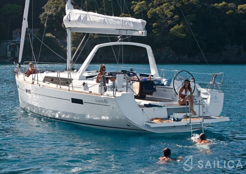 Oceanis 45 - Yacht Charter Sailica