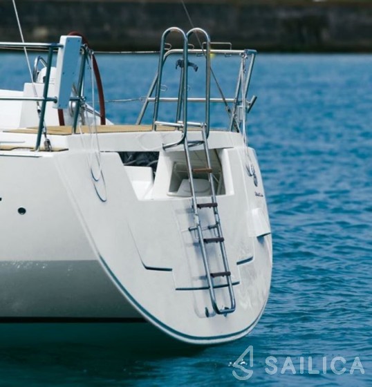 Oceanis 45 - Yacht Charter Sailica