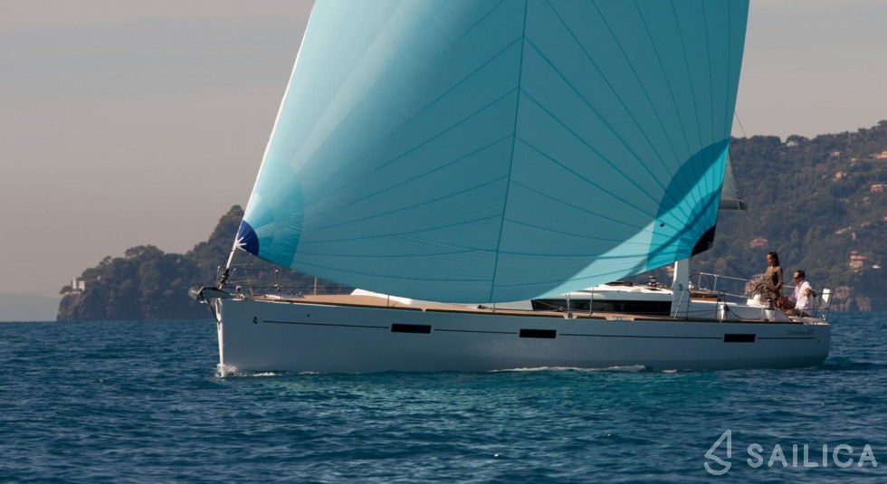 Oceanis 45 - Yacht Charter Sailica