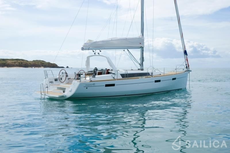 Oceanis 45 - Yacht Charter Sailica