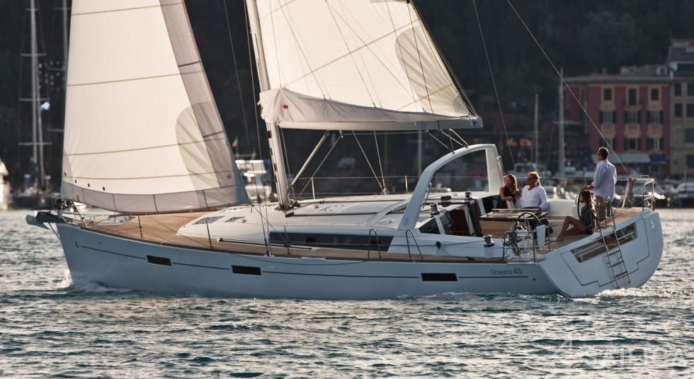 Oceanis 45 - Yacht Charter Sailica