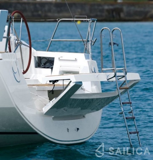 Oceanis 45 - Yacht Charter Sailica