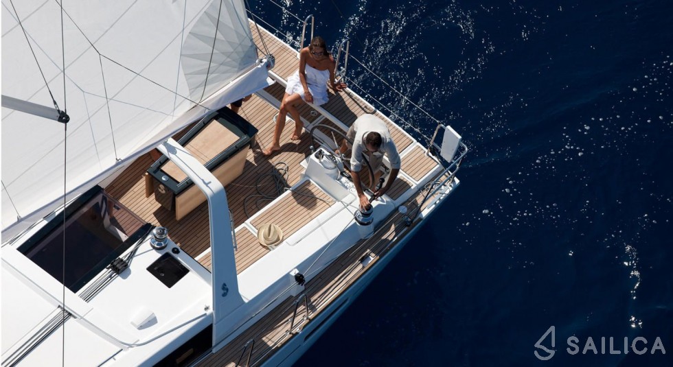 Oceanis 45 - Yacht Charter Sailica