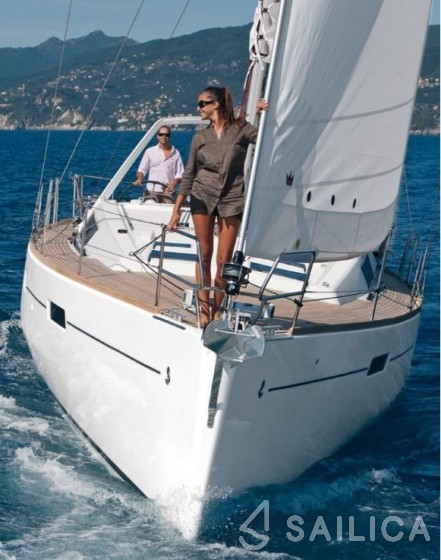 Oceanis 45 - Yacht Charter Sailica