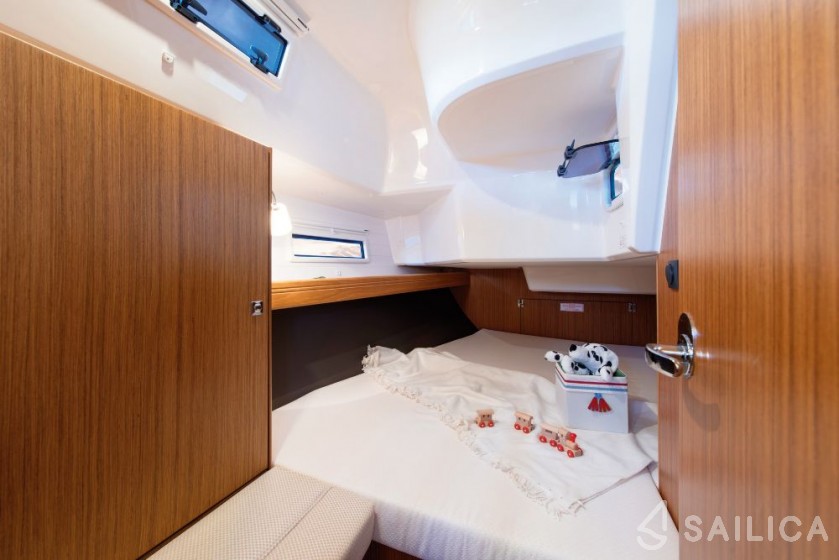 Bavaria 37 Cruiser - Yacht Charter Sailica