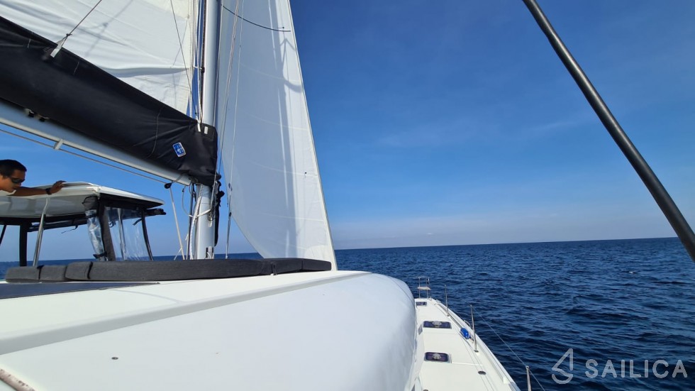 Lagoon 42 - Yacht Charter Sailica