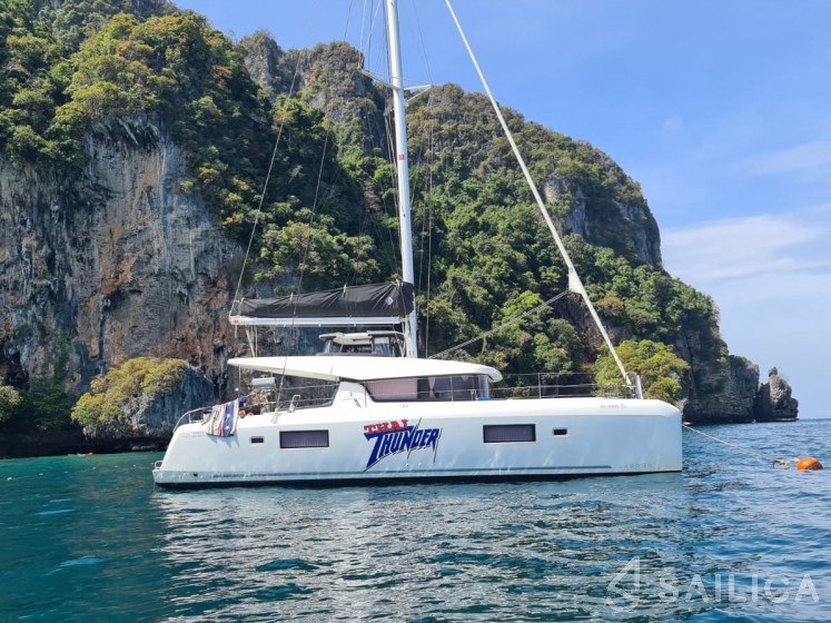Lagoon 42 - Yacht Charter Sailica