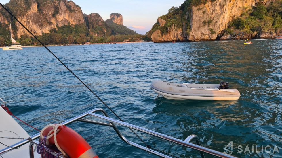 Lagoon 42 - Yacht Charter Sailica