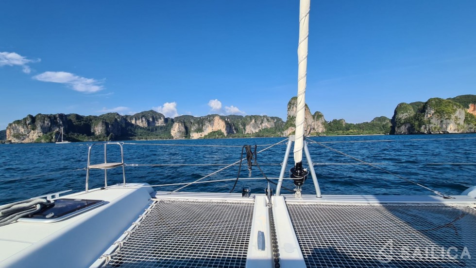 Lagoon 42 - Yacht Charter Sailica