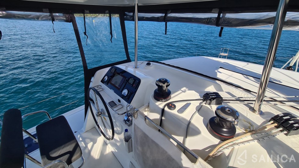Lagoon 42 - Yacht Charter Sailica
