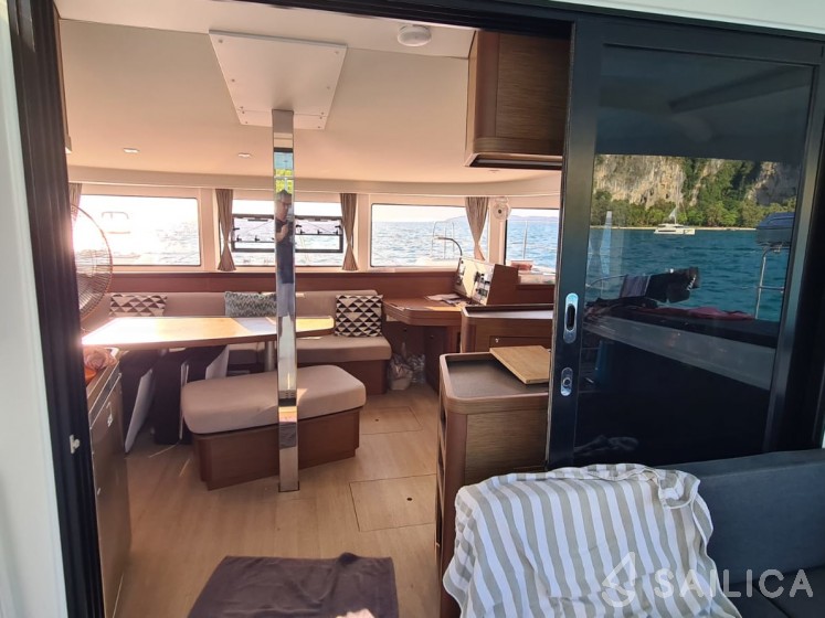 Lagoon 42 - Yacht Charter Sailica