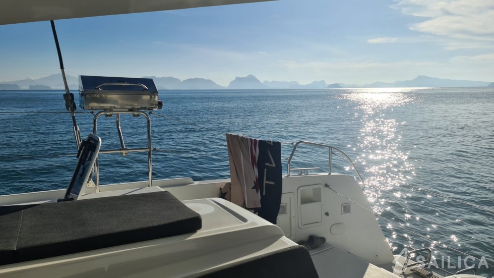 Lagoon 42 - Yacht Charter Sailica