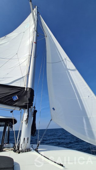 Lagoon 42 - Yacht Charter Sailica