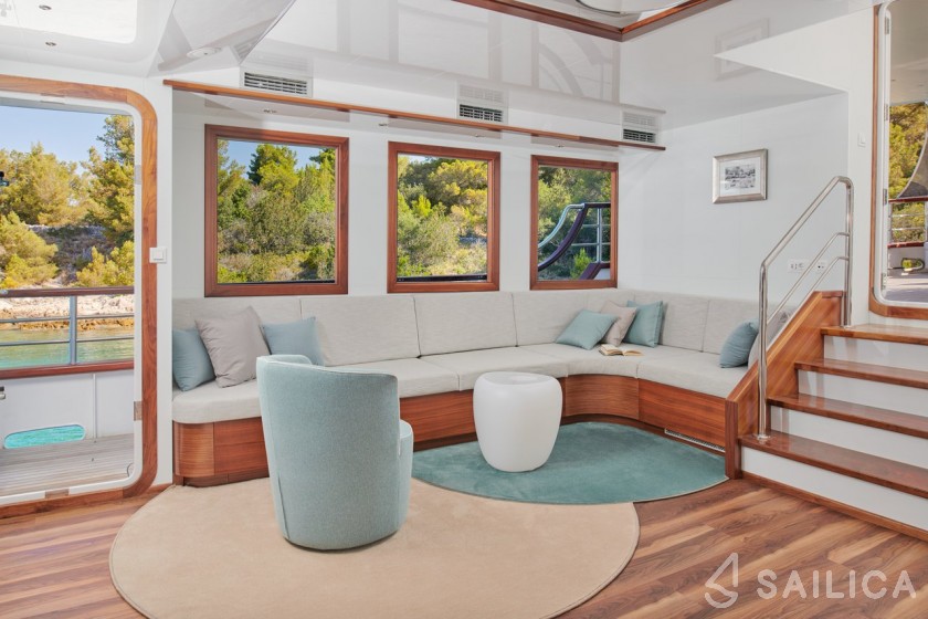 Corsario - Yacht Charter Sailica