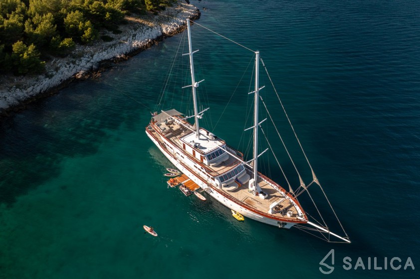 Corsario - Yacht Charter Sailica