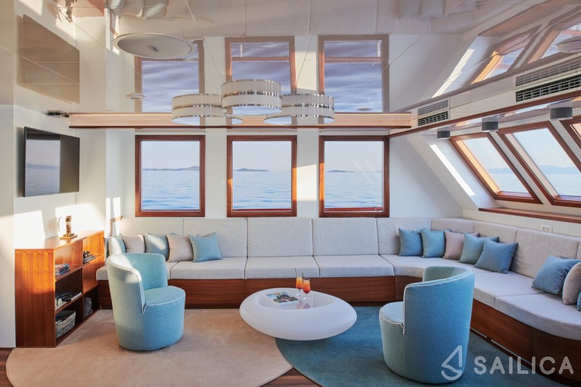 Corsario - Yacht Charter Sailica