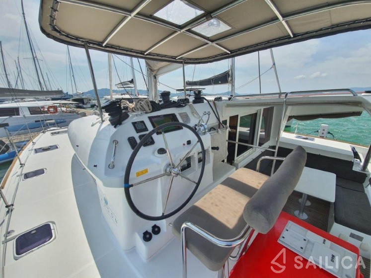 Lagoon 400 S2 - 4 + 2 cab. - Yacht Charter Sailica