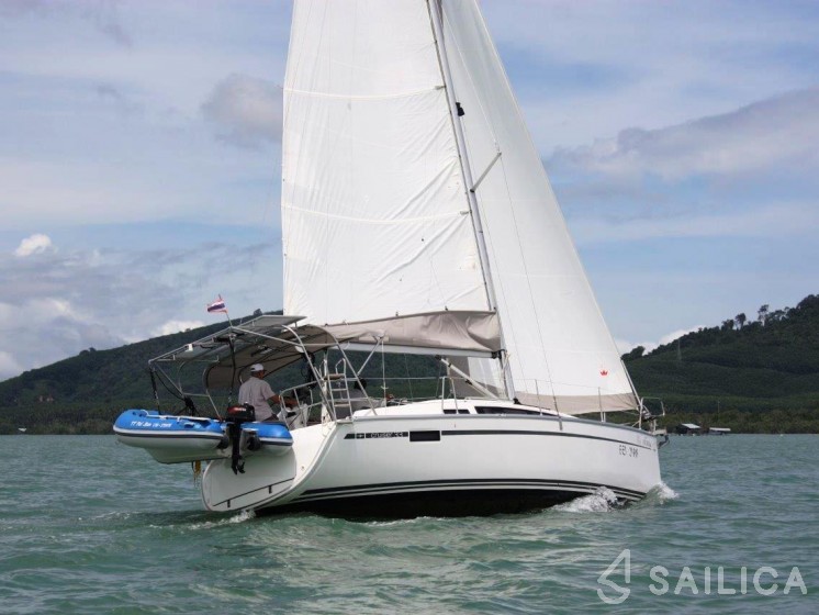 Bavaria Cruiser 33 - Yacht Charter Sailica