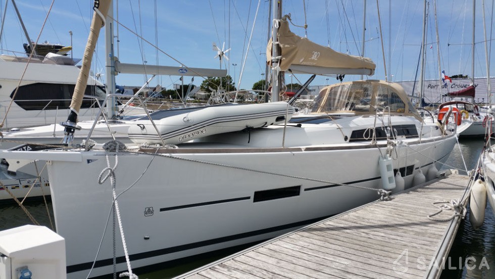 Dufour 382 GL - Yacht Charter Sailica