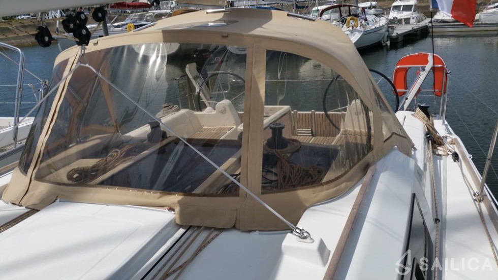 Dufour 382 GL - Yacht Charter Sailica