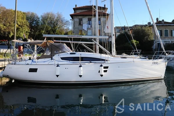 Elan 40 Impression - Yacht Charter Sailica