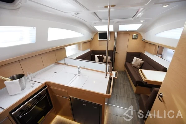 Elan 40 Impression - Yacht Charter Sailica