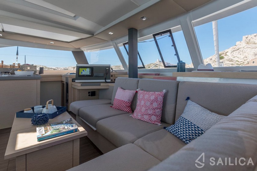 Elba 45 - Yacht Charter Sailica