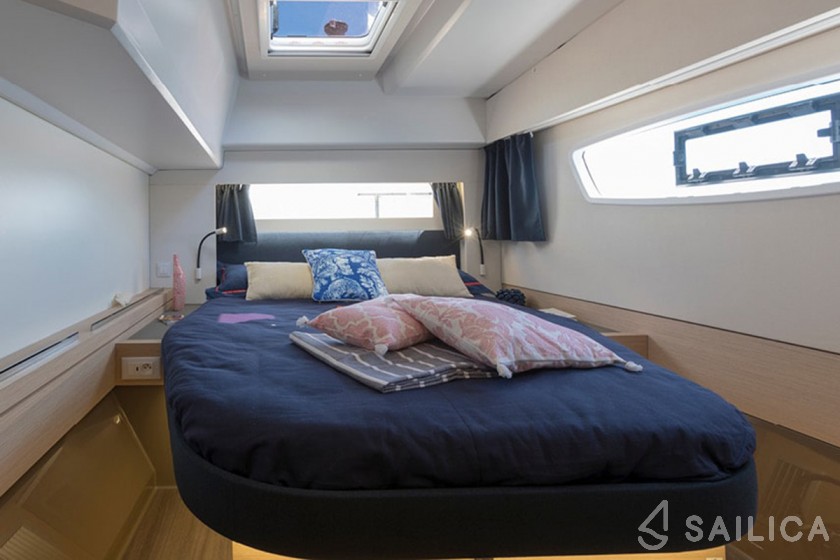 Elba 45 - Yacht Charter Sailica