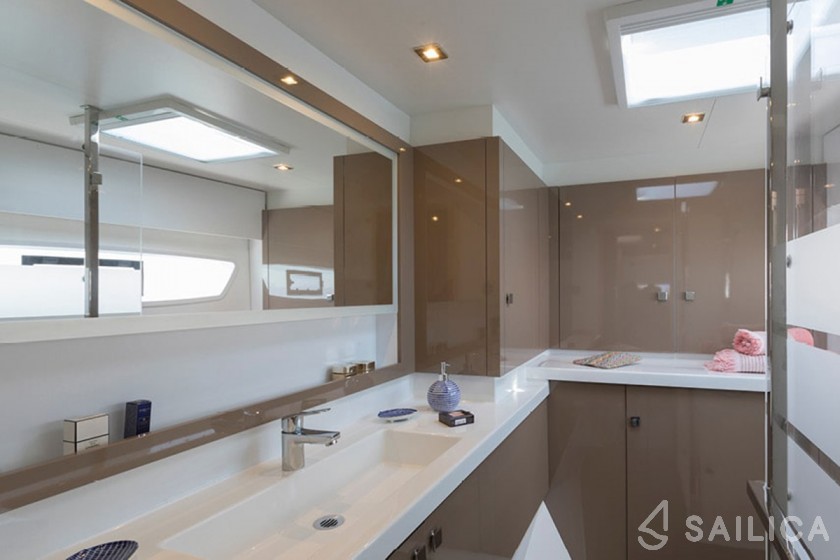 Elba 45 - Yacht Charter Sailica