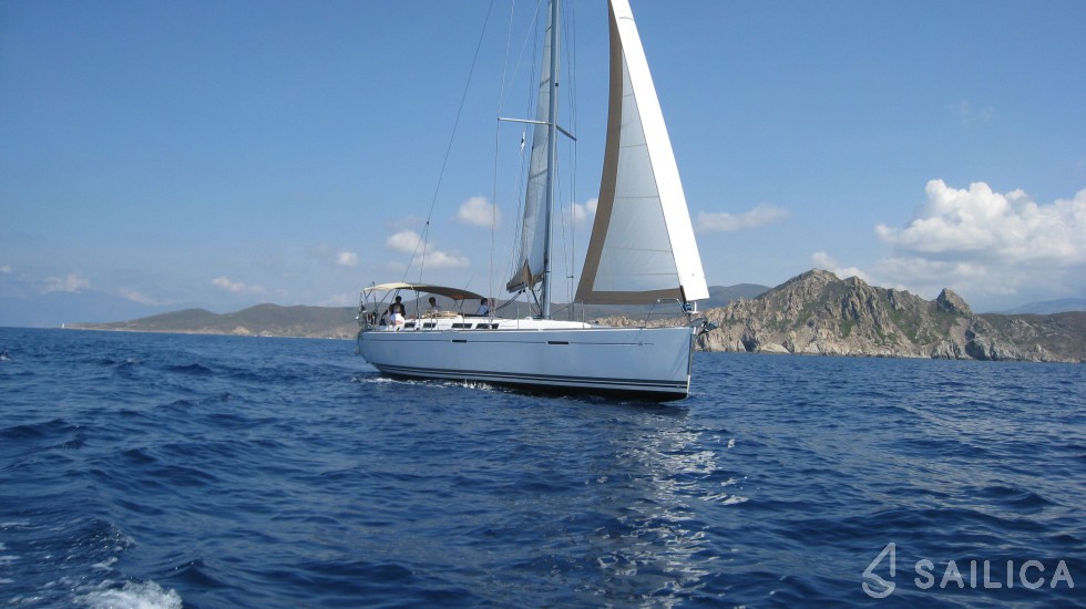 Dufour 425 - Yacht Charter Sailica