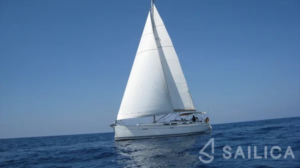 Dufour 425 - Yacht Charter Sailica