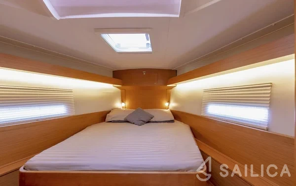 Dufour 430 Grand Large - Yacht Charter Sailica