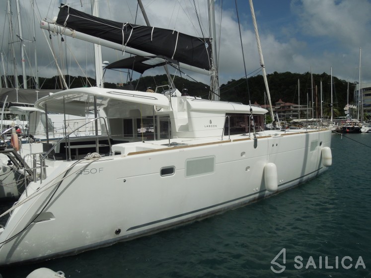 Lagoon 450 - Yacht Charter Sailica