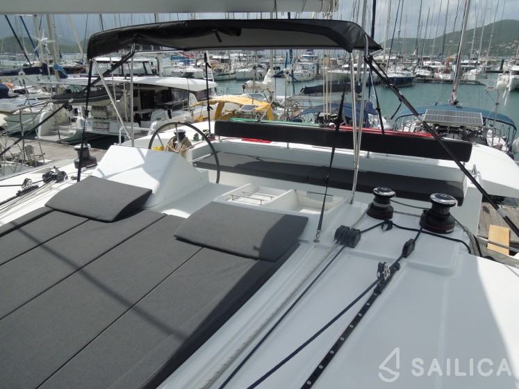 Lagoon 450 - Yacht Charter Sailica