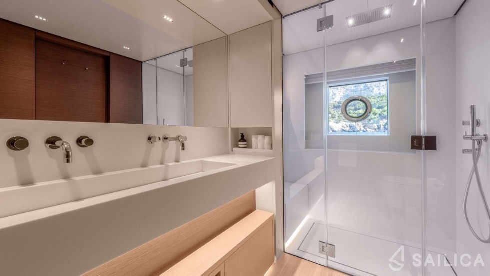 Ferretti Custom Line Navetta - Yacht Charter Sailica