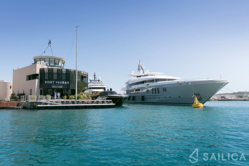 Ferretti Custom Line Navetta - Yacht Charter Sailica