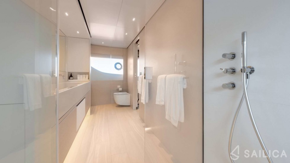 Ferretti Custom Line Navetta - Yacht Charter Sailica